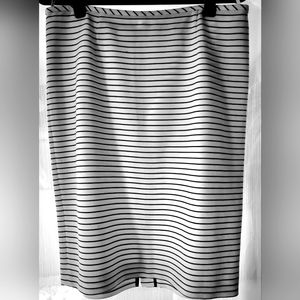 Calvin Klein White & Black Skirt - 14